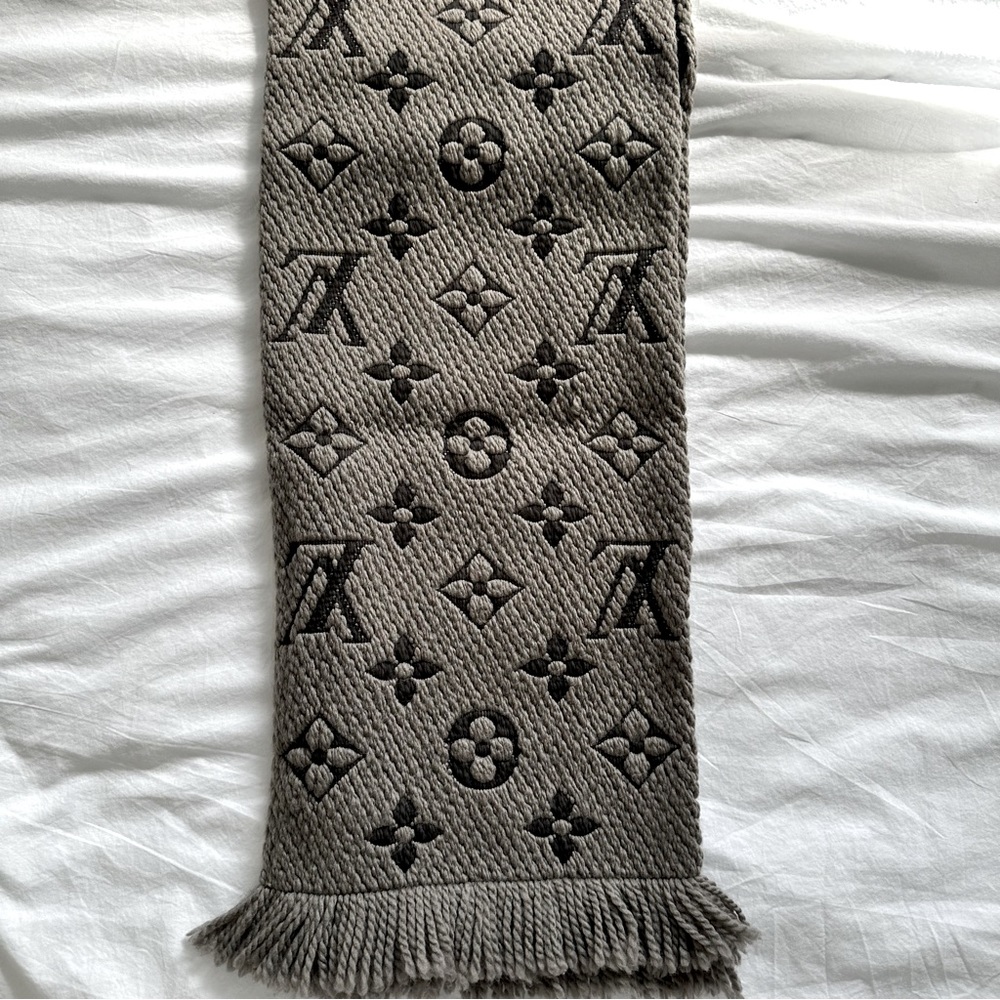 LOUIS VUITTON M72242 Esharp Logomania Scarf Verone gray wool/silk Women - Picture 3 of 12